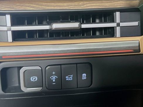 Used 2024 Hyundai Santa Fe Limited image 11