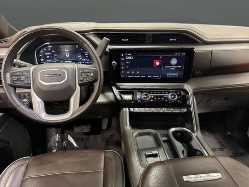 Used 2025 GMC Sierra 3500 Denali image 5