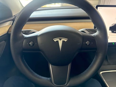 Used 2023 Tesla Model Y Long Range AWD/4WD image 24