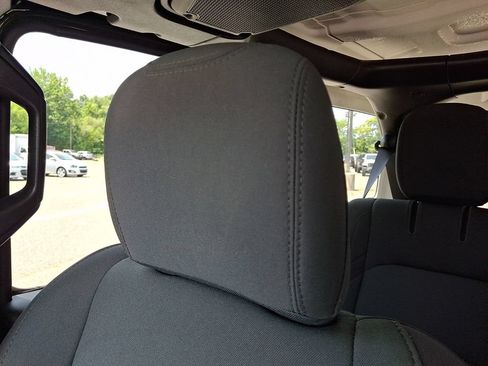 Used 2023 Jeep Wrangler Unlimited w/ Dual Top Group AWD/4WD image 18