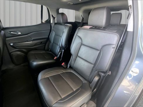 Used 2021 GMC Acadia SLT w/ Elevation Edition AWD/4WD image 19