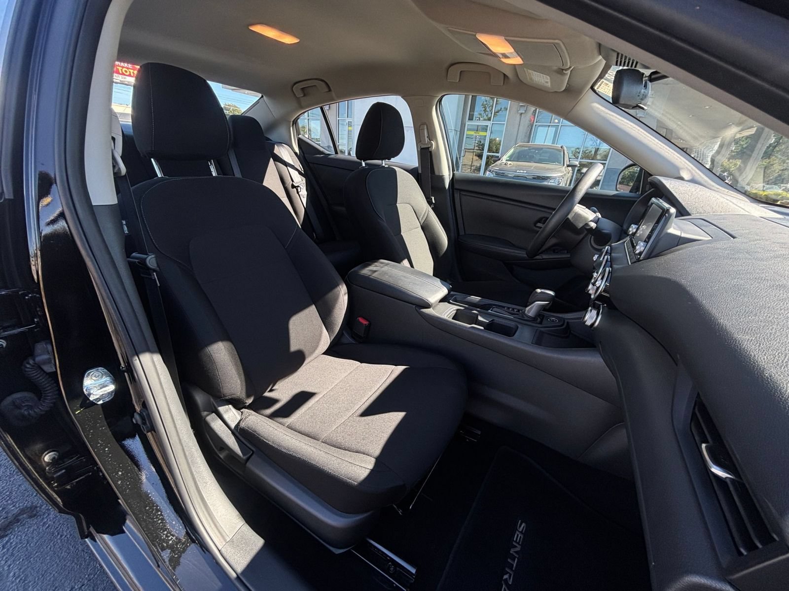 Used 2025 Nissan Sentra S FWD image 33