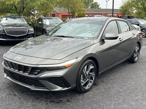 Certified 2025 Hyundai Elantra SEL w/ Cargo Package image 1