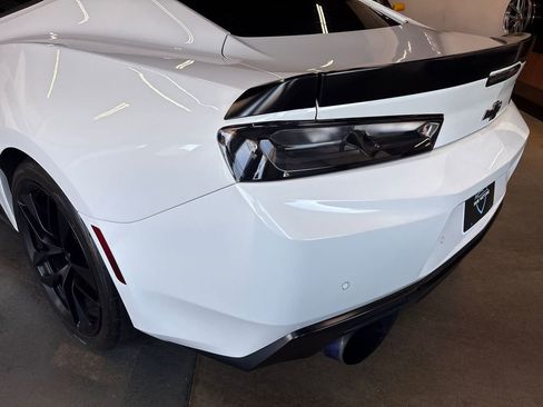 Used 2017 Chevrolet Camaro LT RWD image 23