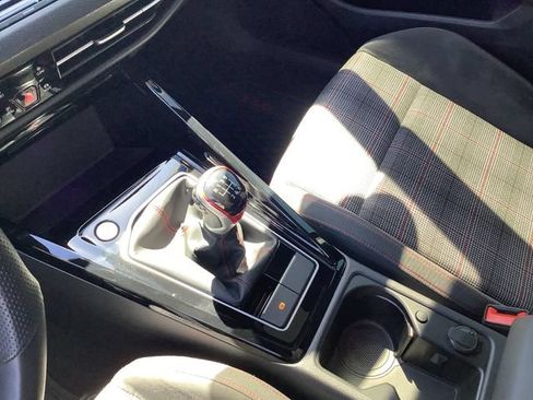 Used 2024 Volkswagen GTI SE FWD image 18