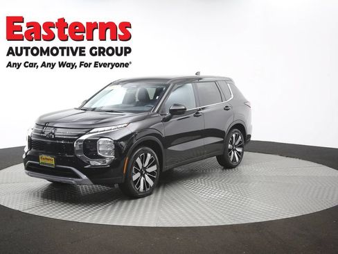 Used 2025 Mitsubishi Outlander SE AWD/4WD image 56