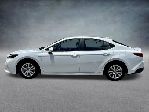 Used 2025 Toyota Camry LE FWD image 9