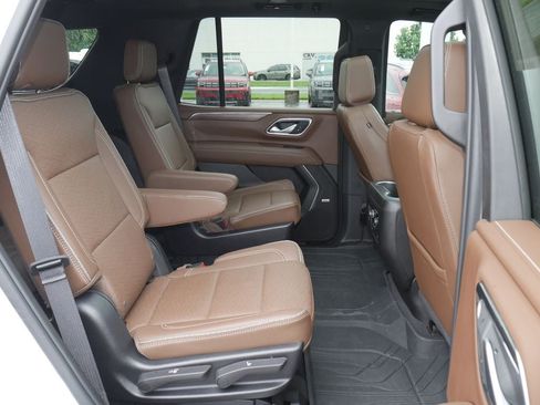 Used 2023 Chevrolet Tahoe High Country w/ Premium Package AWD/4WD image 25