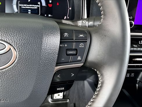 Used 2026 Toyota Camry SE w/ Convenience Package FWD image 11