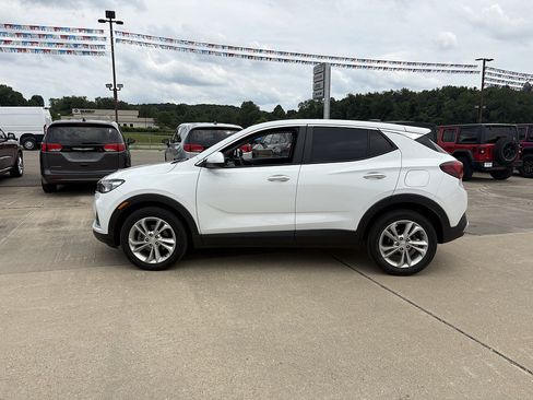 Used 2023 Buick Encore GX Preferred w/ Cold Weather Comfort Package FWD image 2