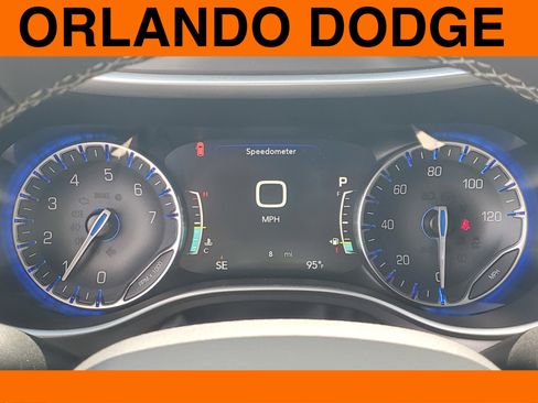 New 2026 Chrysler Pacifica Select image 14