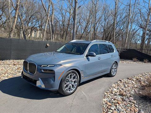 Used 2024 BMW X7 xDrive40i image 1