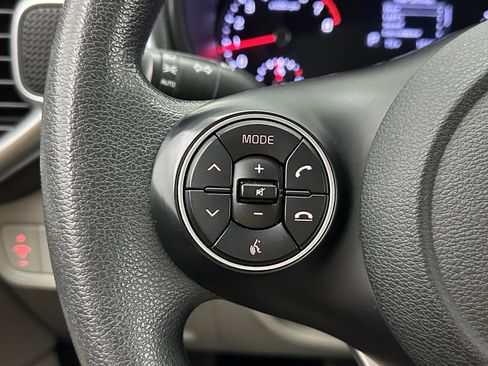 Used 2021 Kia Soul LX image 18