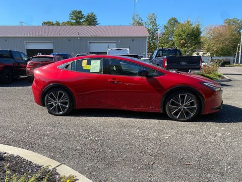 Used 2023 Toyota Prius Limited image 4