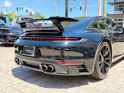 Used 2021 Porsche 911 Carrera 4 AWD/4WD image 10