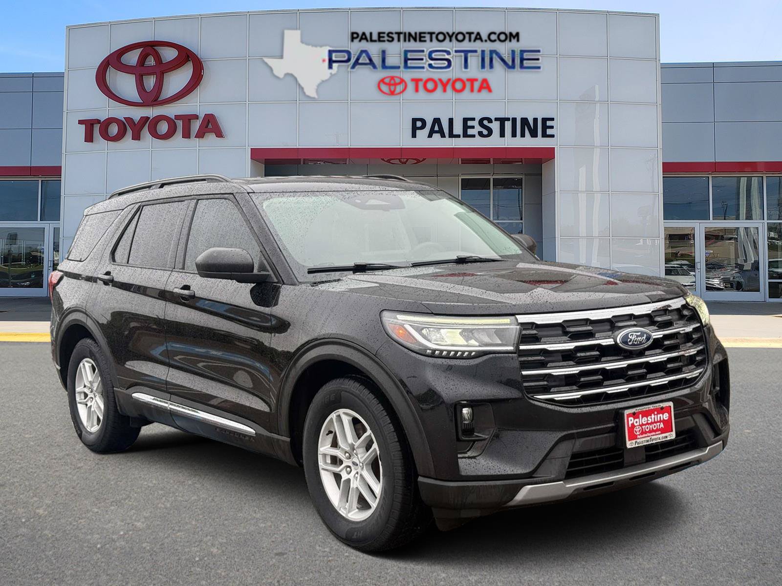 Used 2025 Ford Explorer Active w/ Active Comfort Package RWD image 1