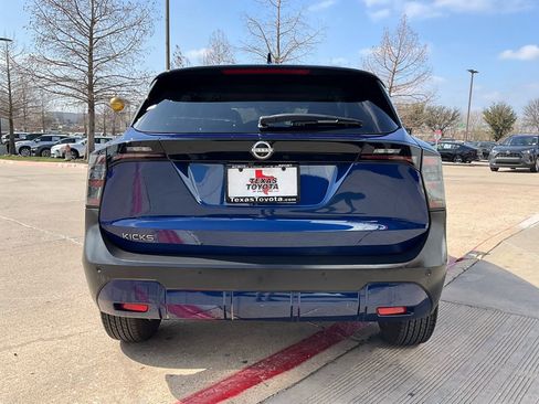 Used 2025 Nissan Kicks SV image 7