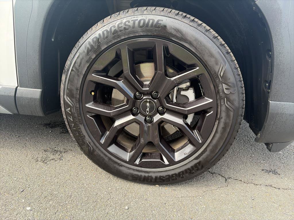 Certified 2025 Honda Pilot Touring image 29