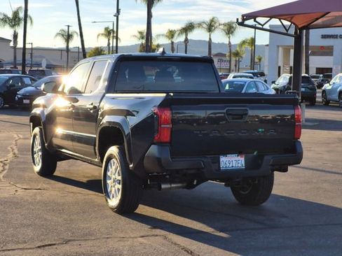 Used 2025 Toyota Tacoma SR image 8