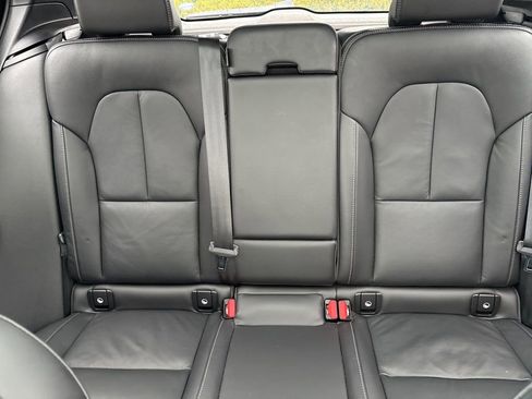 Used 2023 Volvo XC40 B5 Plus w/ Protection Package Premier AWD/4WD image 27