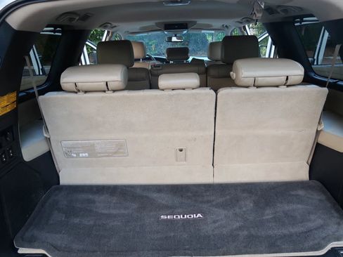 Used 2014 Toyota Sequoia Limited AWD/4WD image 18
