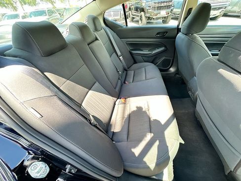 Used 2024 Nissan Altima 2.5 SV FWD image 24