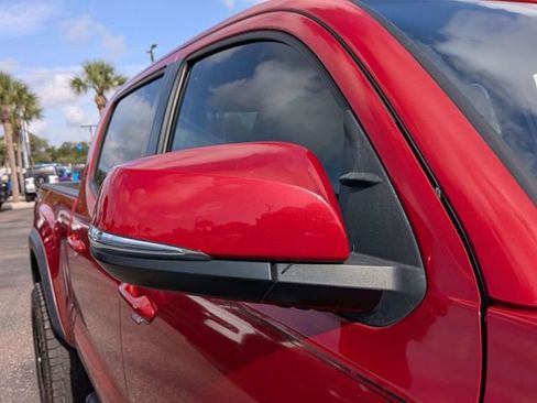 Used 2018 Toyota Tacoma TRD Off-Road AWD/4WD image 9