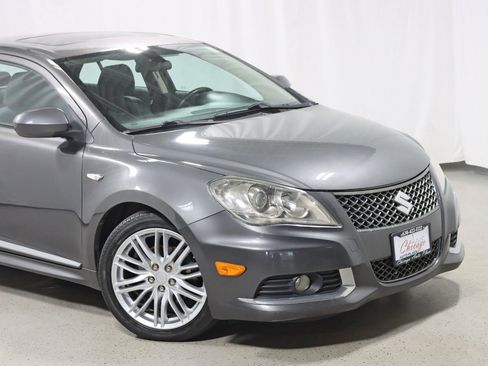 Used 2011 Suzuki Kizashi Sport GTS AWD/4WD image 2