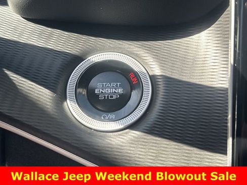 Used 2024 Jeep Grand Cherokee Altitude AWD/4WD image 21