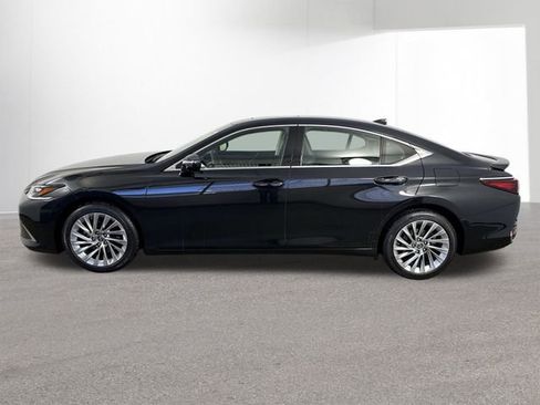Used 2022 Lexus ES 250 Ultra Luxury w/ Accessory Package 2 image 32