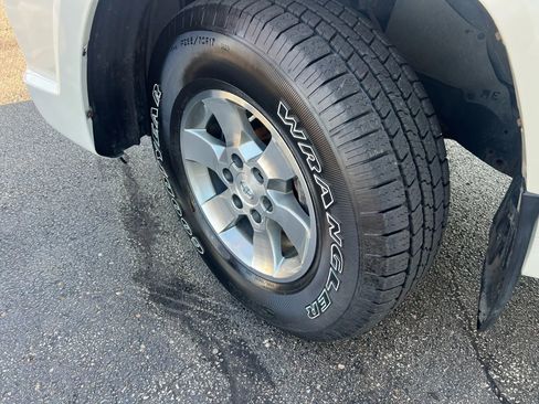 Used 2013 Toyota 4Runner SR5 image 69