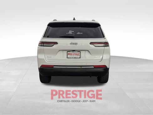 Used 2024 Jeep Grand Cherokee L Limited AWD/4WD image 10