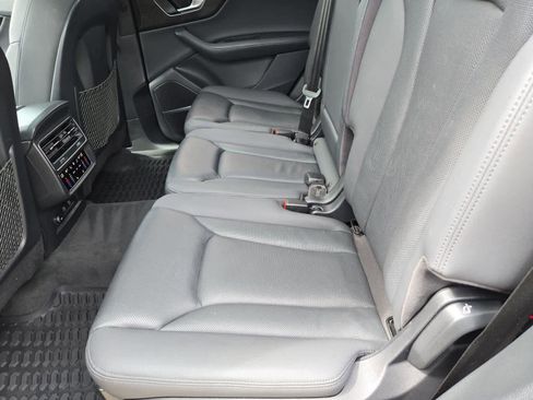 Used 2021 Audi Q7 3.0T Prestige w/ Prestige Package AWD/4WD image 18