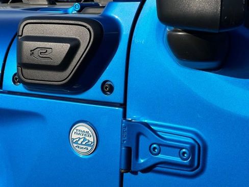 Used 2021 Jeep Wrangler Unlimited Sahara w/ Cold Weather Group AWD/4WD image 9