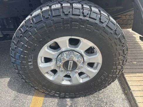 Used 2024 Ford F250 XLT w/ FX4 Off-Road Package AWD/4WD image 9