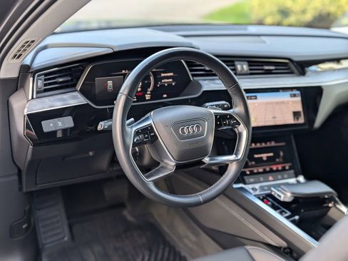 Used 2021 Audi e-tron Premium w/ Towing Package image 28