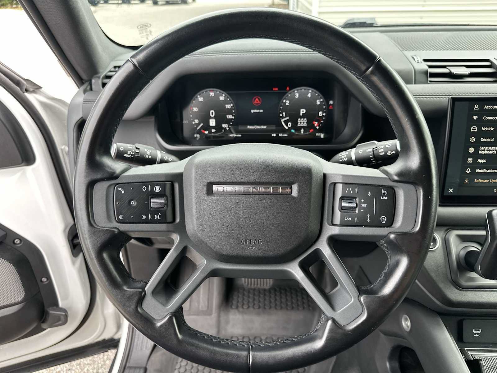 Used 2024 Land Rover Defender 130 X-Dynamic SE AWD/4WD image 20