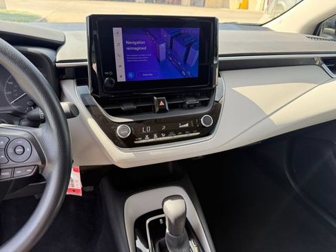 Used 2023 Toyota Corolla LE FWD image 15