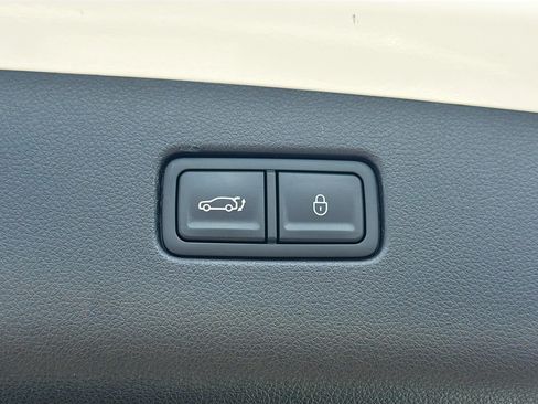 Used 2025 Genesis GV70 3.5T Sport w/ Sport Advanced Package AWD/4WD image 12