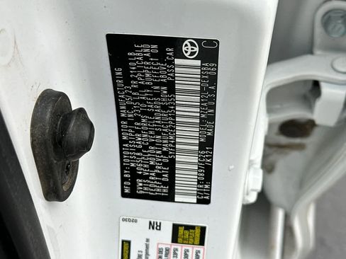 Used 2023 Toyota Corolla SE image 32