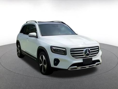 Used 2025 Mercedes-Benz GLB 250 image 2