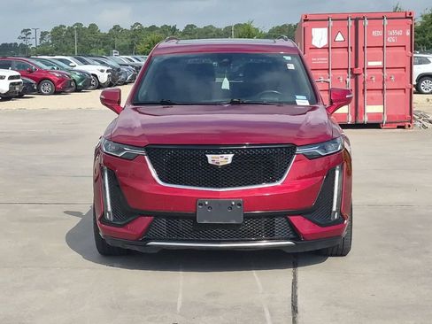 Used 2023 Cadillac XT6 Sport w/ Technology Package AWD/4WD image 4