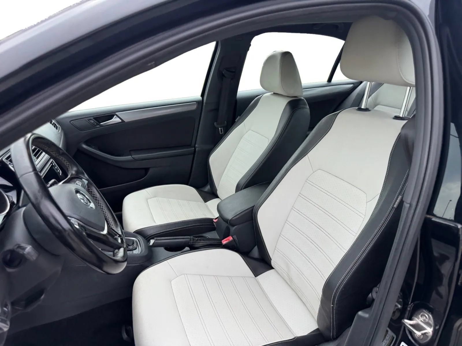 Used 2016 Volkswagen Jetta Sport FWD image 11