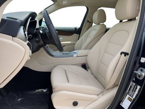 Certified 2022 Mercedes-Benz GLC 300 4MATIC image 6