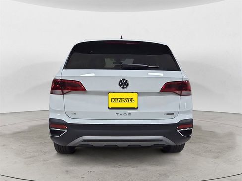 Used 2023 Volkswagen Taos SE image 4