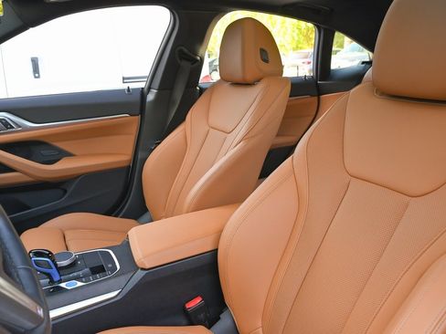 Used 2023 BMW i4 eDrive40 w/ M Sport Package image 11