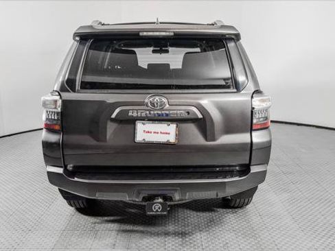 Used 2018 Toyota 4Runner SR5 AWD/4WD image 6