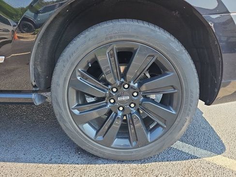 Used 2023 Lincoln Navigator Reserve AWD/4WD image 9