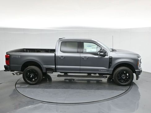 New 2026 Ford F250 Lariat w/ Black Appearance Package image 44