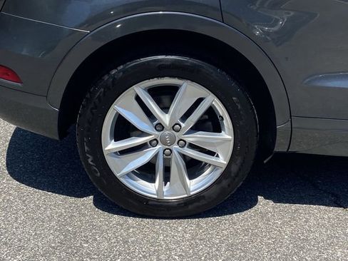 Used 2018 Audi Q3 2.0T Premium Plus w/ Premium Plus Package AWD/4WD image 10